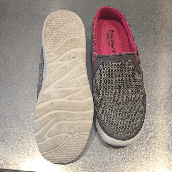 Kids Bearpaw slides size 1 - Picture 3 of 4